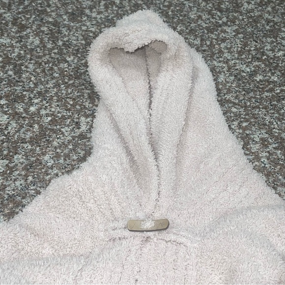 Barefoot Dreams Cozychic Hooded Cape in Stone Shawl Wrap O/S - Picture 7 of 12